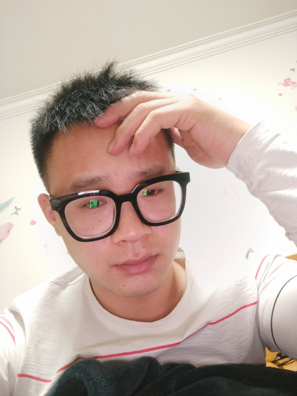 华灯初上的夜晚的第一张照片--哈尔滨相亲服务中心