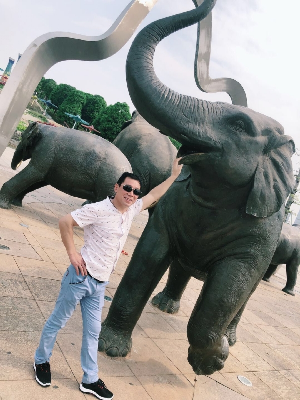 朝望大海的第三张照片--哈尔滨相亲服务中心