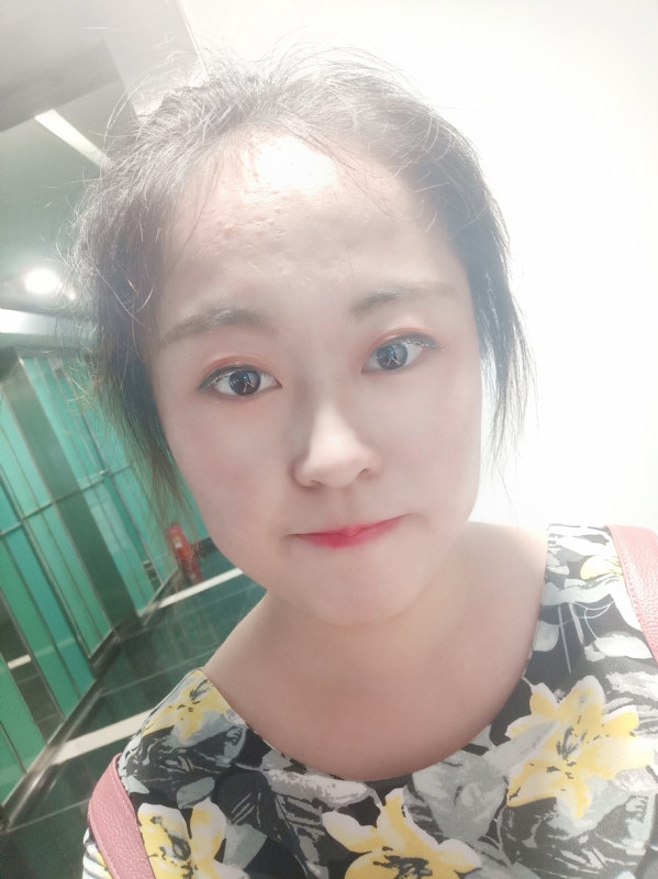 小花伞的第一张照片--哈尔滨相亲服务中心