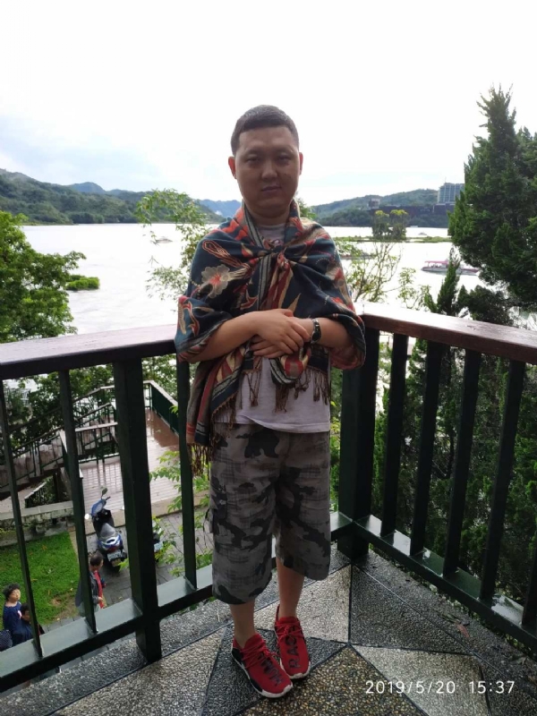 爱情里的俩个人的第一张照片--哈尔滨相亲服务中心