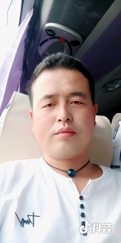 瞬间被爱上的第一张照片--哈尔滨相亲服务中心