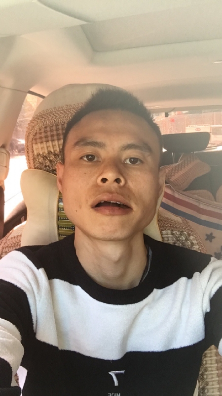 小何的第一张照片--哈尔滨相亲服务中心