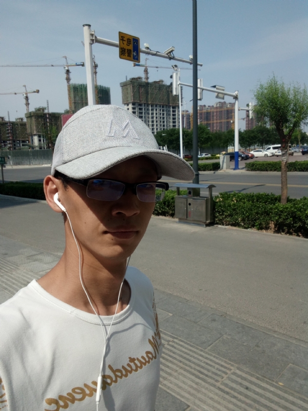 挥一挥手什么都没有的第一张照片--哈尔滨相亲服务中心