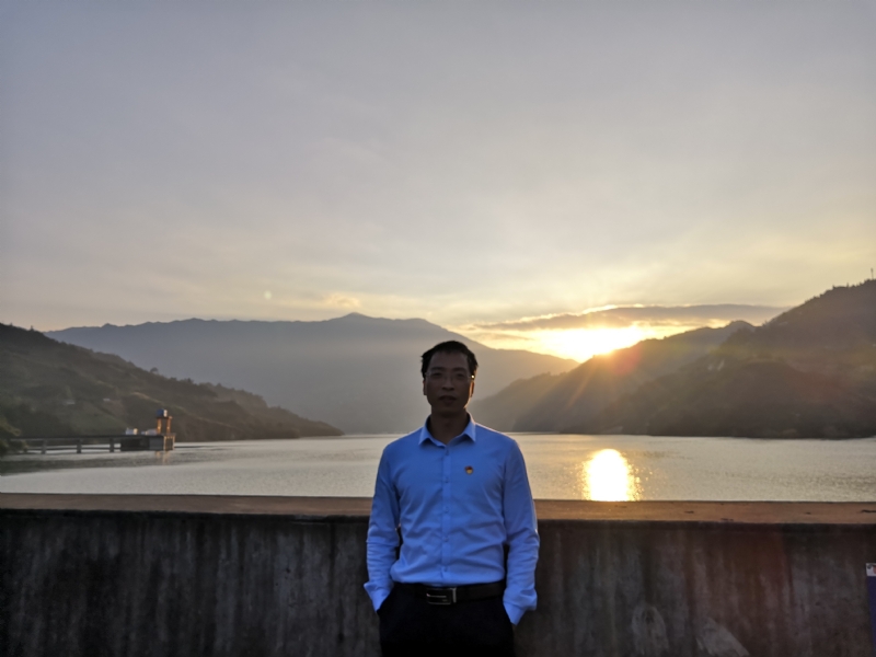 庸人自扰的第一张照片--哈尔滨相亲服务中心