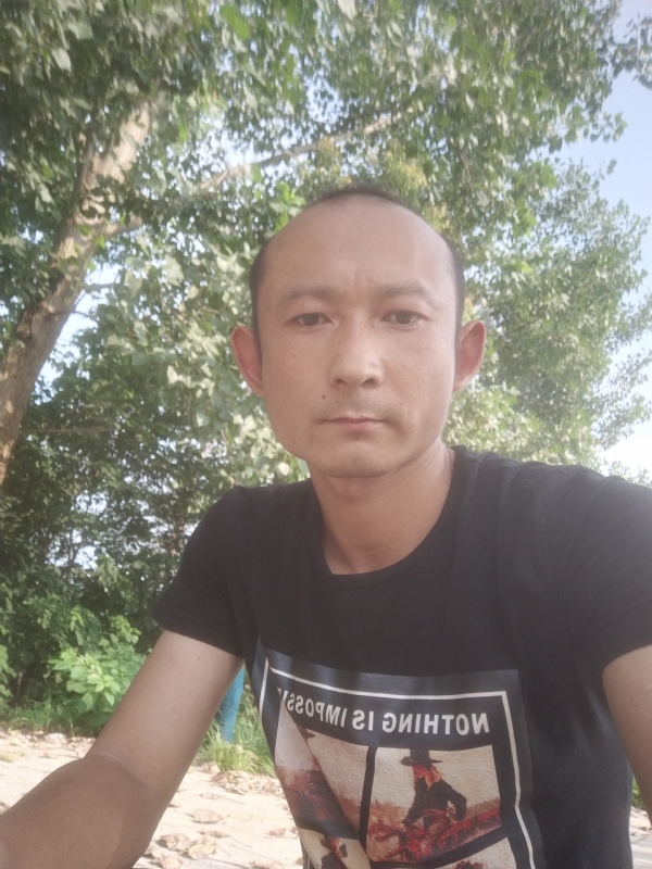 80大叔的第二张照片--哈尔滨相亲服务中心