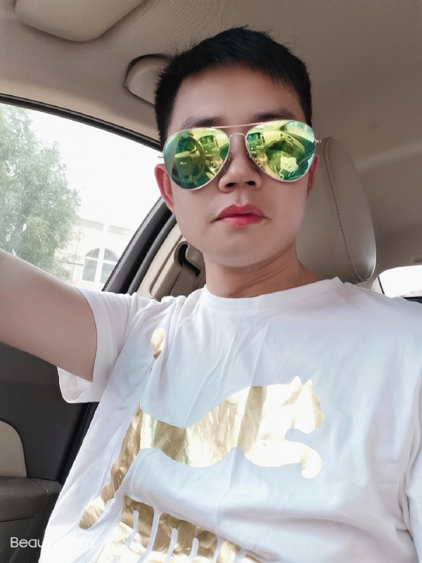 奋斗的第一张照片--哈尔滨相亲服务中心