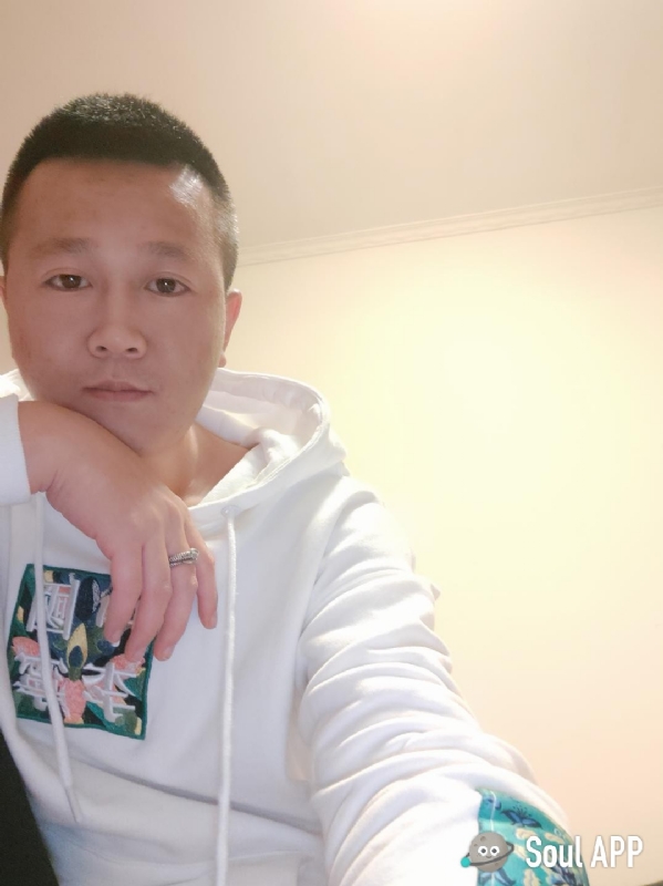 Away的第一张照片--哈尔滨相亲服务中心