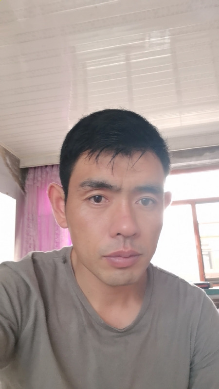 小草莓1981的第一张照片--哈尔滨相亲服务中心