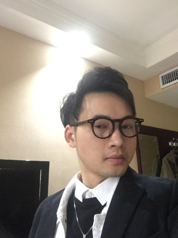 曾亮的第一张照片--哈尔滨相亲服务中心