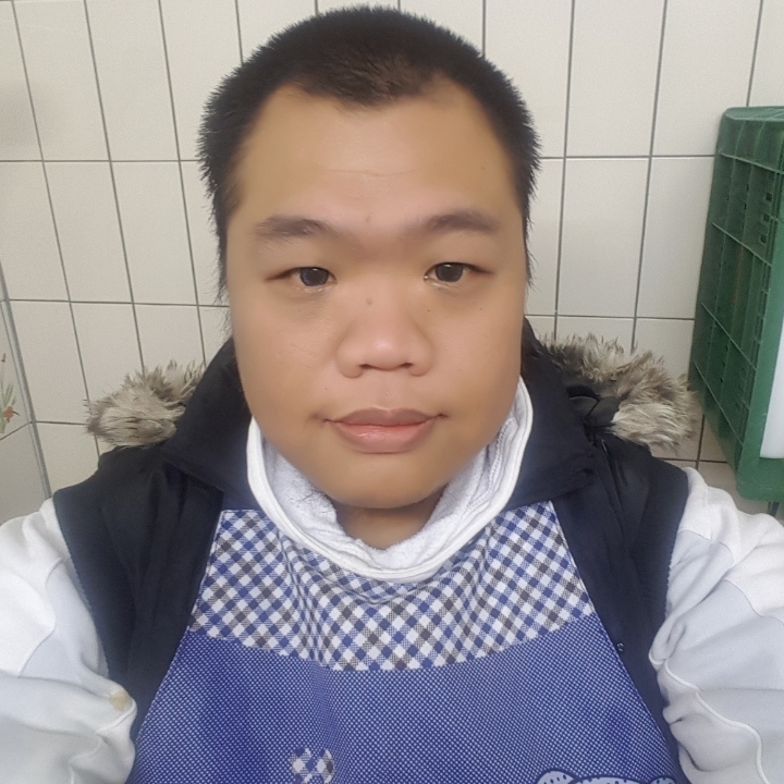 黑熊的第一张照片--哈尔滨相亲服务中心