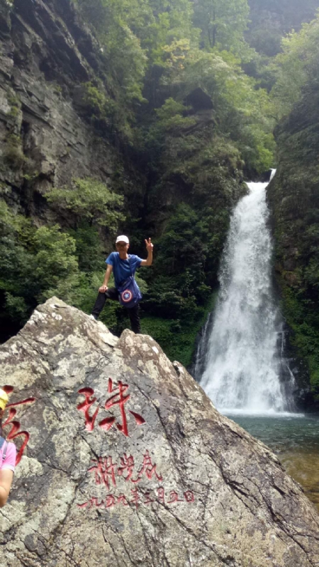 海岸岩崖的第一张照片--哈尔滨相亲服务中心
