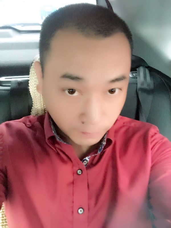 在一个路口等的第一张照片--哈尔滨相亲服务中心