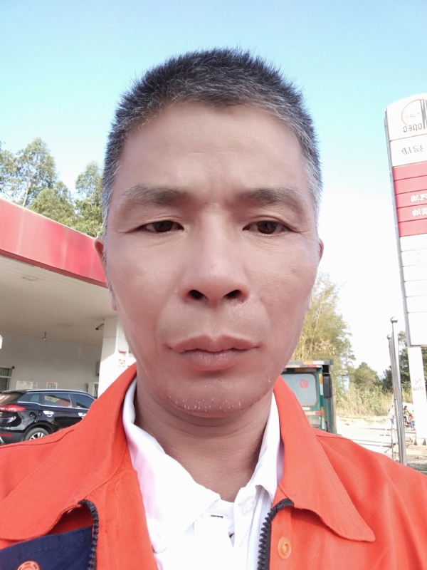 静候缘分的第一张照片--哈尔滨相亲服务中心