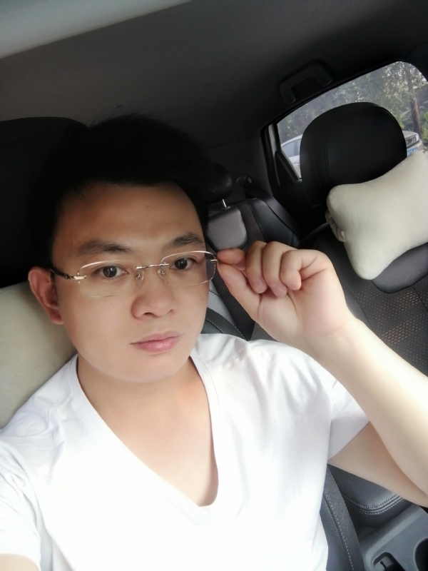 幸福的拥抱的第二张照片--哈尔滨相亲服务中心