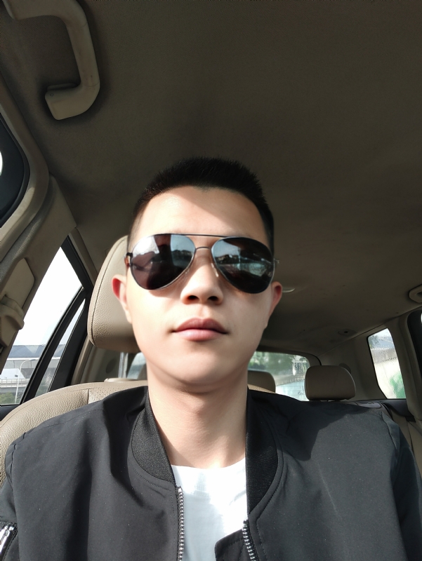 葛先生的第一张照片--哈尔滨相亲服务中心