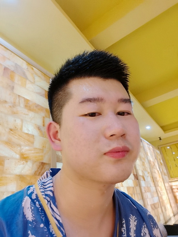 六月与阿十二的第一张照片--哈尔滨相亲服务中心