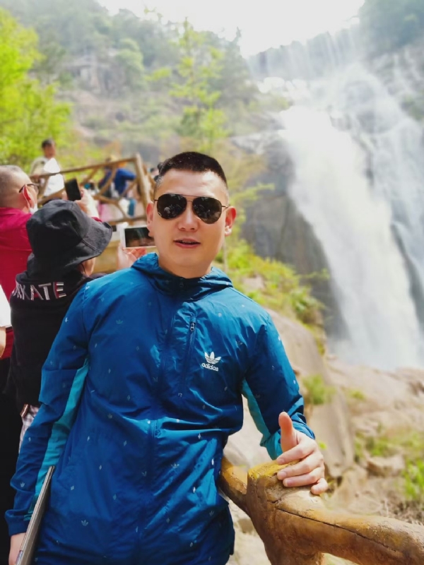 钟爱一生的第一张照片--哈尔滨相亲服务中心