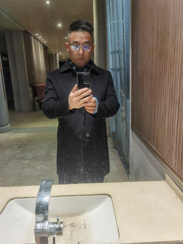 孤独尘埃的第一张照片--哈尔滨相亲服务中心