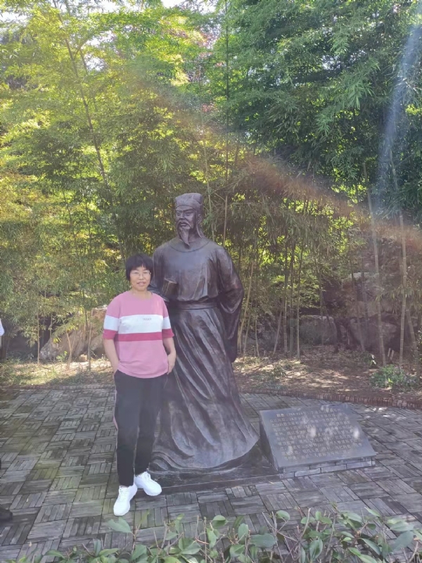 秋天的菊花的第一张照片--哈尔滨相亲服务中心