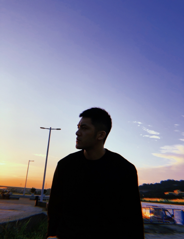 只抽半根煙的第二张照片--哈尔滨相亲服务中心