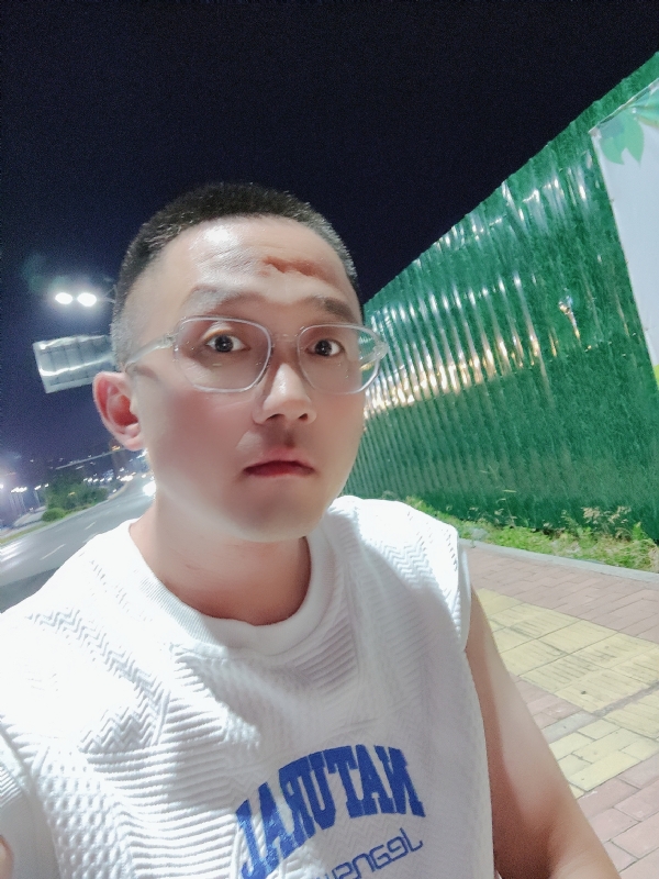 清风烈酒的第一张照片--哈尔滨相亲服务中心