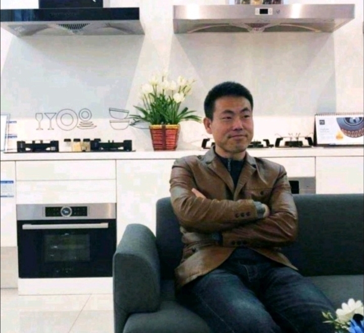 奋斗的执着的第一张照片--哈尔滨相亲服务中心