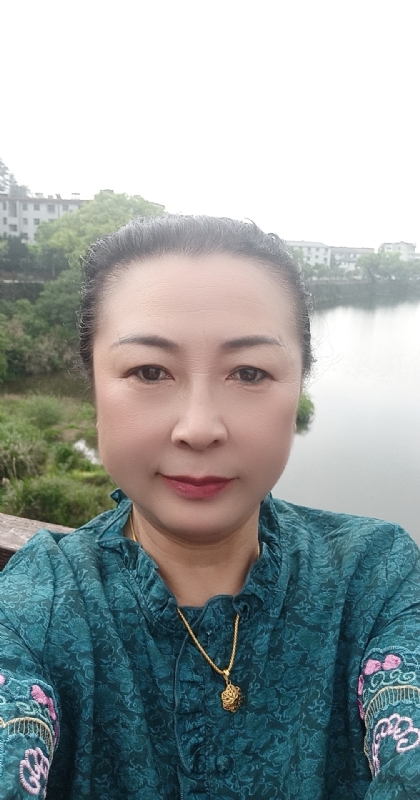 雨中情的第一张照片--哈尔滨相亲服务中心