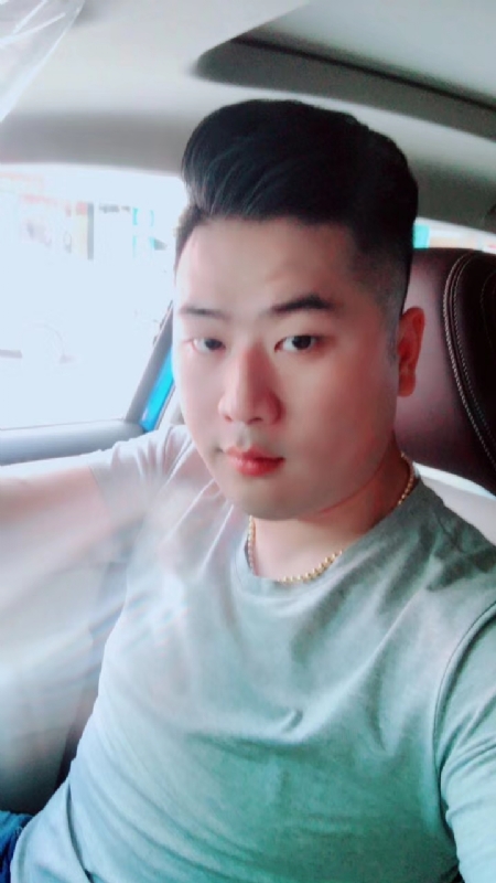 爱吃冰西瓜的猪的第一张照片--哈尔滨相亲服务中心