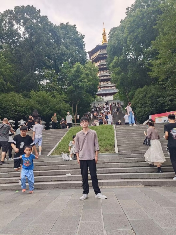 阳光男孩的第二张照片--哈尔滨相亲服务中心