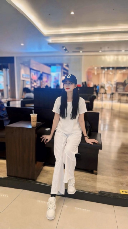 卖火柴的小女孩的第一张照片--哈尔滨相亲服务中心