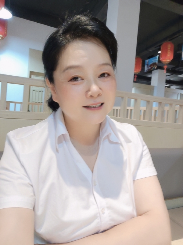 丁姐爱生活的第一张照片--哈尔滨相亲服务中心