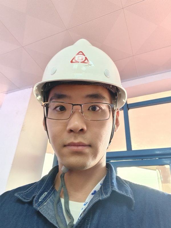 何鹏宇的第二张照片--哈尔滨相亲服务中心