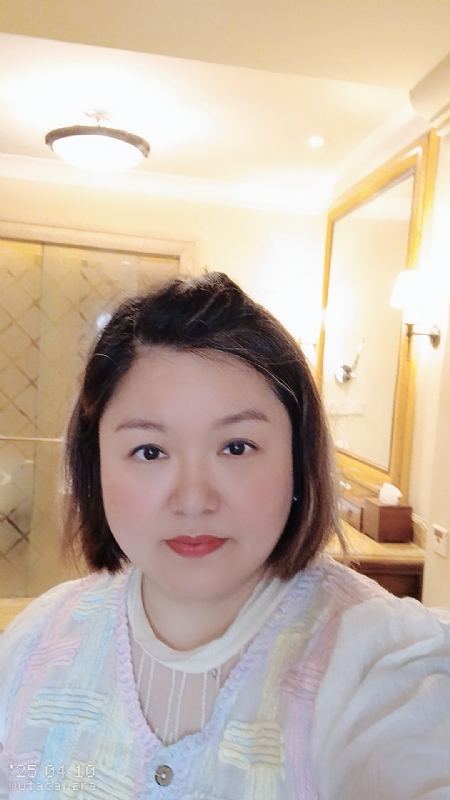 衎静玲瓏的第一张照片--哈尔滨相亲服务中心