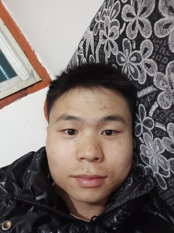 麒麟区幼儿园扛把子的第三张照片--哈尔滨相亲服务中心