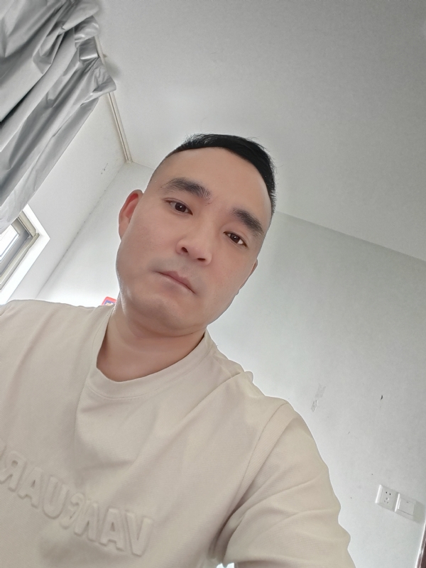 小锋的第一张照片--哈尔滨相亲服务中心