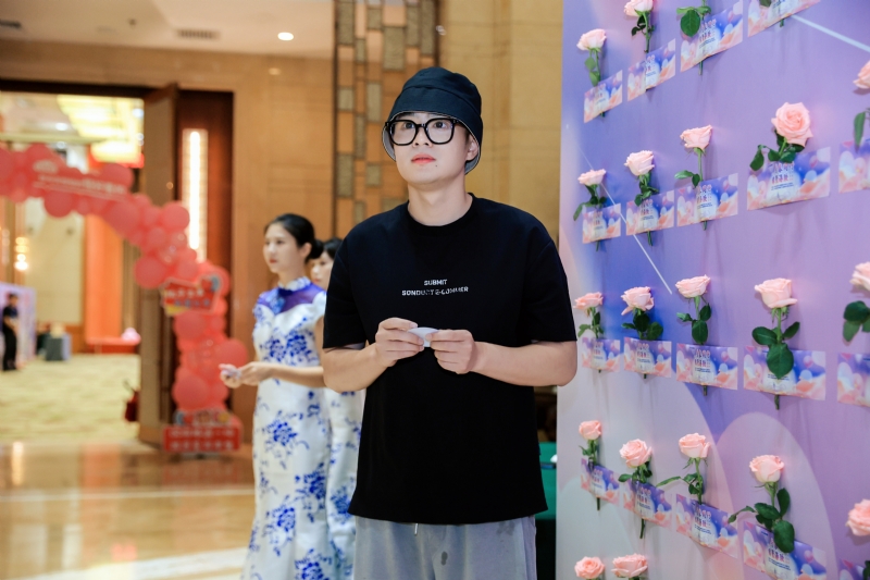 被驯服的象的第一张照片--哈尔滨相亲服务中心