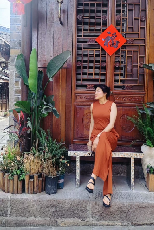 宛霞的第一张照片--哈尔滨相亲服务中心