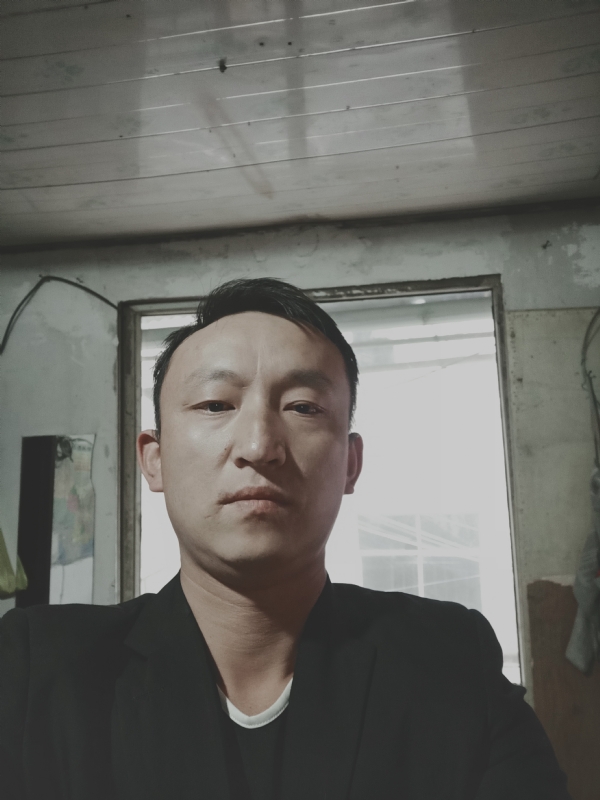 放弃爱你的第一张照片--哈尔滨相亲服务中心