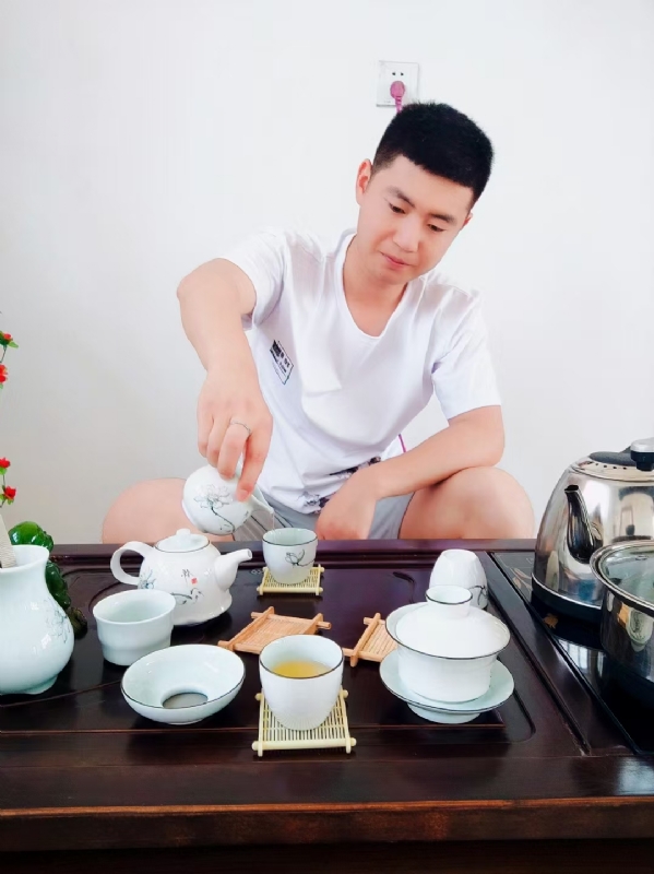 日月的第二张照片--哈尔滨相亲服务中心