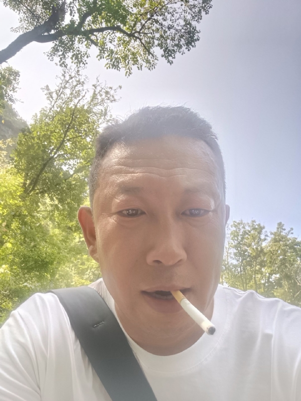 中年大叔的第一张照片--哈尔滨相亲服务中心